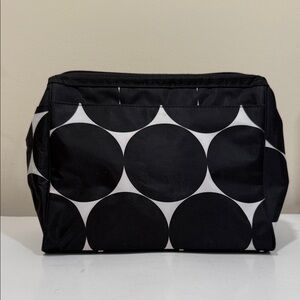 NWOT - Thirty-One Deluxe Beauty Make-up Bag in the Big Dot Pattern